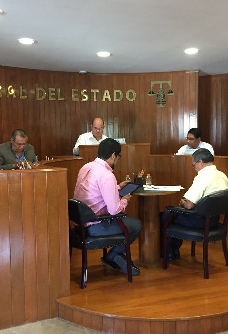 infundados los juicios TEE/JEC/089/2018 y su acumulado TEE/JEC/091/2018, presentados por Ernesto Payan Cortinas, Gilberto Peláez Martínez, Luis Alberto Cruz López, Norma Guatemala Mayo y Víctor Manuel Ramos García en contra del acuerdo 137 del IEPC.