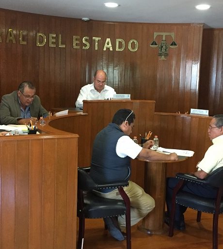 TEEGRO ordenó al IEPC que en un término de 48 horas cancele el registro de Ramírez Chino como candidata a la primera regiduría del ayuntamiento de Mártir de Cuilapan.