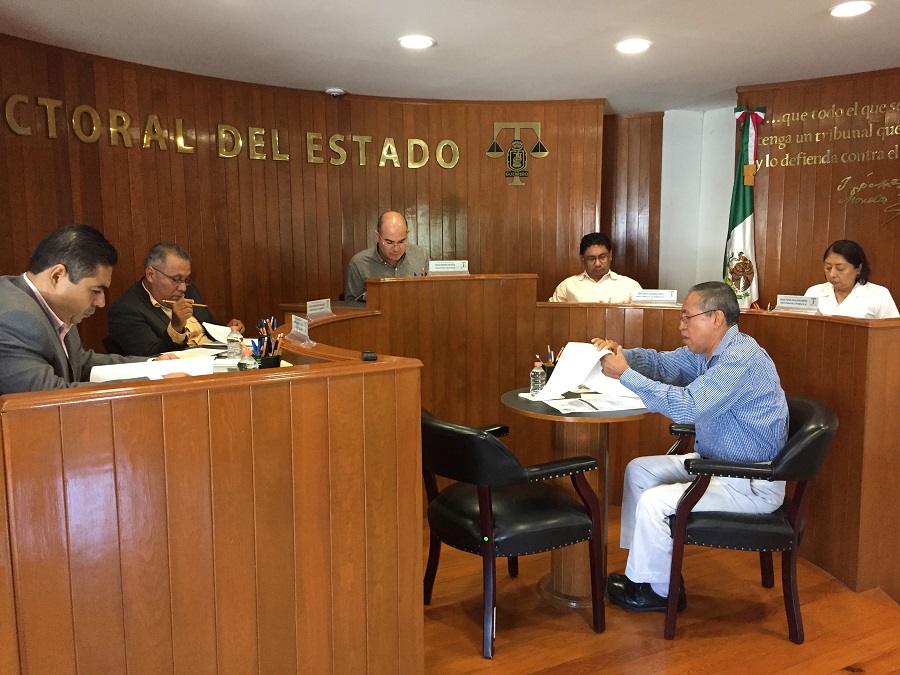 Tribunal Electoral aprueba recuento total de votos en el municipio de Tecoanapa en donde la diferencia entre el primer y segundo lugar es de 56 votos.