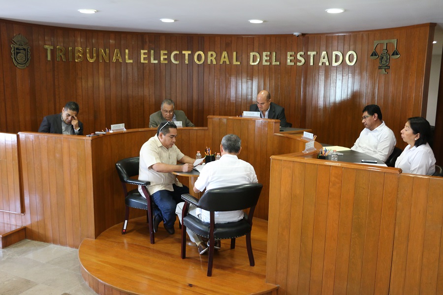 En sesión del Tribunal Electoral del Estado de Guerrero se ordenó el pago de remuneraciones al regidor de Zapotitlán Tablas, Heraclió Vázquez García.