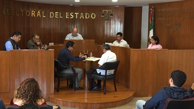 Confirma Tribunal Electoral negativa de registro al aspirante a candidato independiente en el distrito 27, al no subsanar documentos faltantes para su registro.